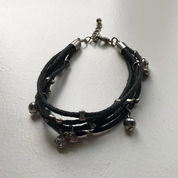 Multi-layered black and silver charm bracelet - Picture 2 of 3